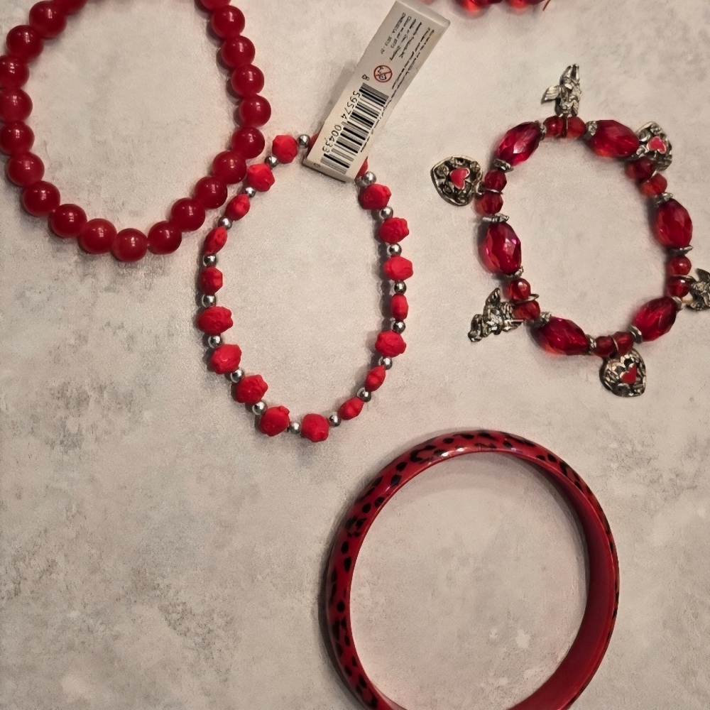 4 Red Beaded and Charm Bracelet Set With 1 Bangle
